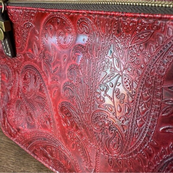 RELIC Red Paisley Embossed Handbag Satchel Brown Accents Crossbody Strap Tooled - Picture 3 of 14